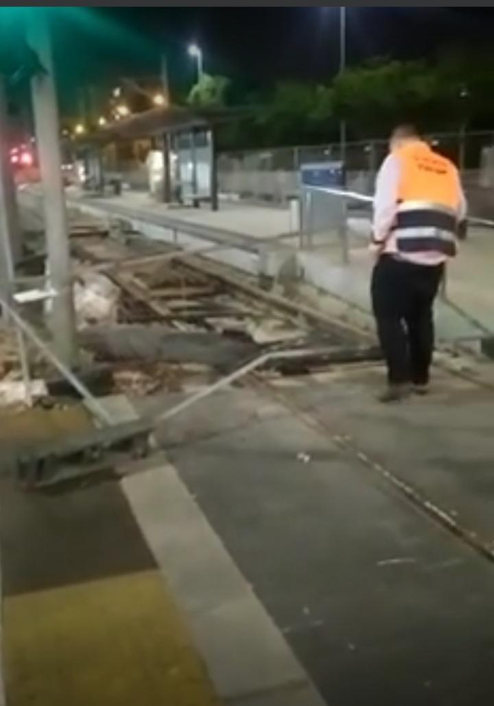 855701444.jpg
